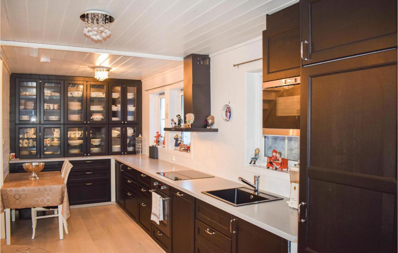 5 Bedroom Cozy Home In Norheimsund Exterior foto